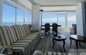 Front line apartment with sea view